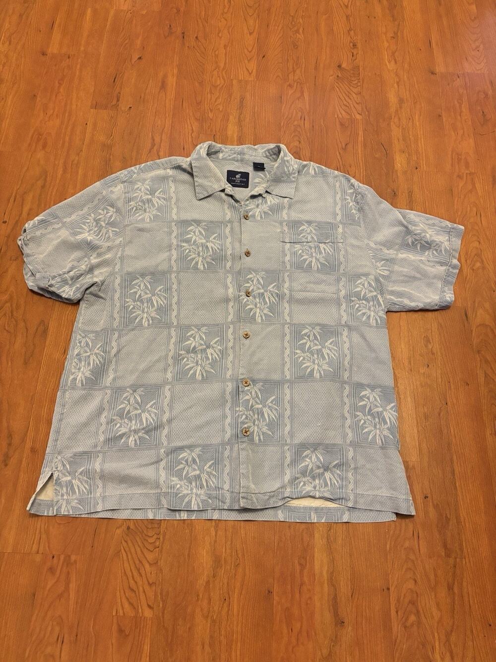 Caribbean Joe Mens XXL Light Blue Hawaiian 100% Silk Button up Wooden Buttons